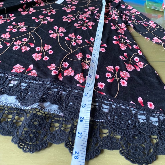 Flowered Tunic - Picture 8 of 13